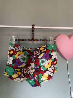 Vintage badshorts/shorts  - Köpt på vintage avdelning på loppis, finns ingen tag men gissar på att den är s eller sx 