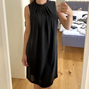 Klänning  - Klänning strl 40 från h&m, fint skick