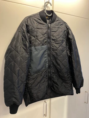 Jacka dam st XS - I gott skick! I st XS men är oversized, passar en S.