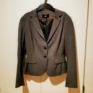Blazer from H&M size XS. Worn only once 