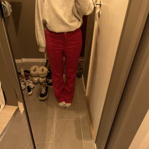 Coola röda jeans - As coola röda vintage jeans