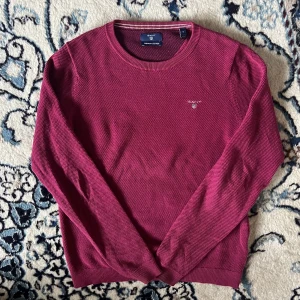 Gant tröja - Cerise gant tröja🩷. Bra skick. Pris kan alltid diskuteras. Köparen står för frakt💕