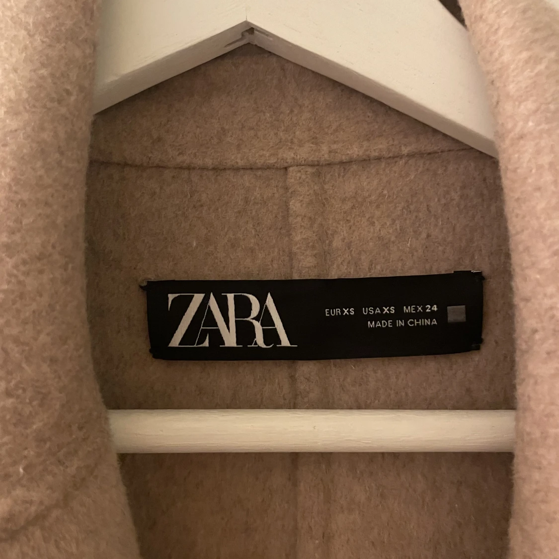 Oanvänd! Beige kappa från Zara - 91