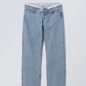 Jeans från weekday, helt nya så bra skick, nervikt kant vid byxkanten, nypris 600