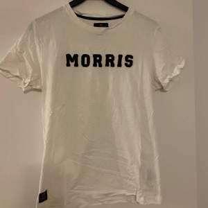 Vit T-shirt från Morris i storlek M