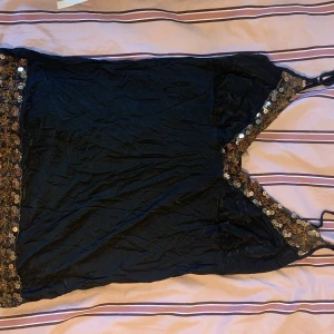 Festtop  - Jättefin topp som funkar i vardagen och fest! ⚡️ 