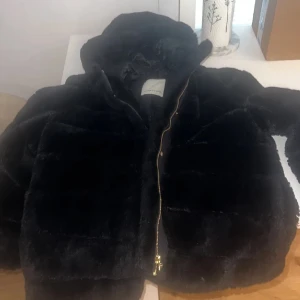 Samsoe jacka fuskpäls - Kostade ordinarie ca 2000 men köpt för ett tag sedan