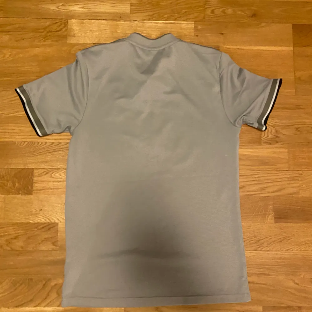 Juventus 2018/19 borta tröja  Säljer pga att den är för liten . T-shirts.