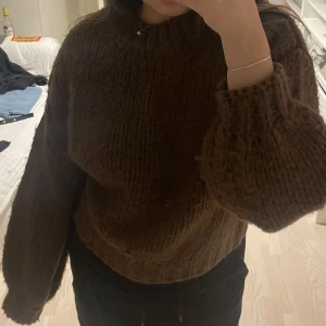 Brun stickad - Brun mysig stickad tröja från Nakd🤎