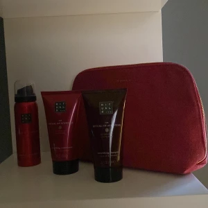 Rituals Set🤍 - Säljer en rituals det med deras gulliga necessär för endast 150kr🤍 FRAKTEN ÄR GRATIS✅ Så klicka gärna på Köp nu❗️