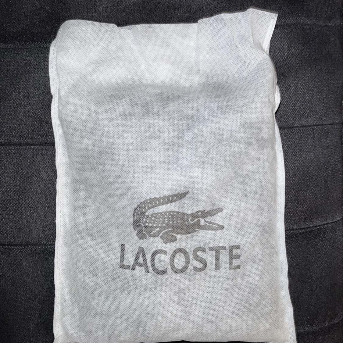 Lacoste väska  - 90