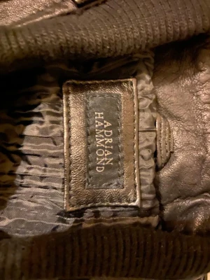 Läder jacka  - Nästan ny