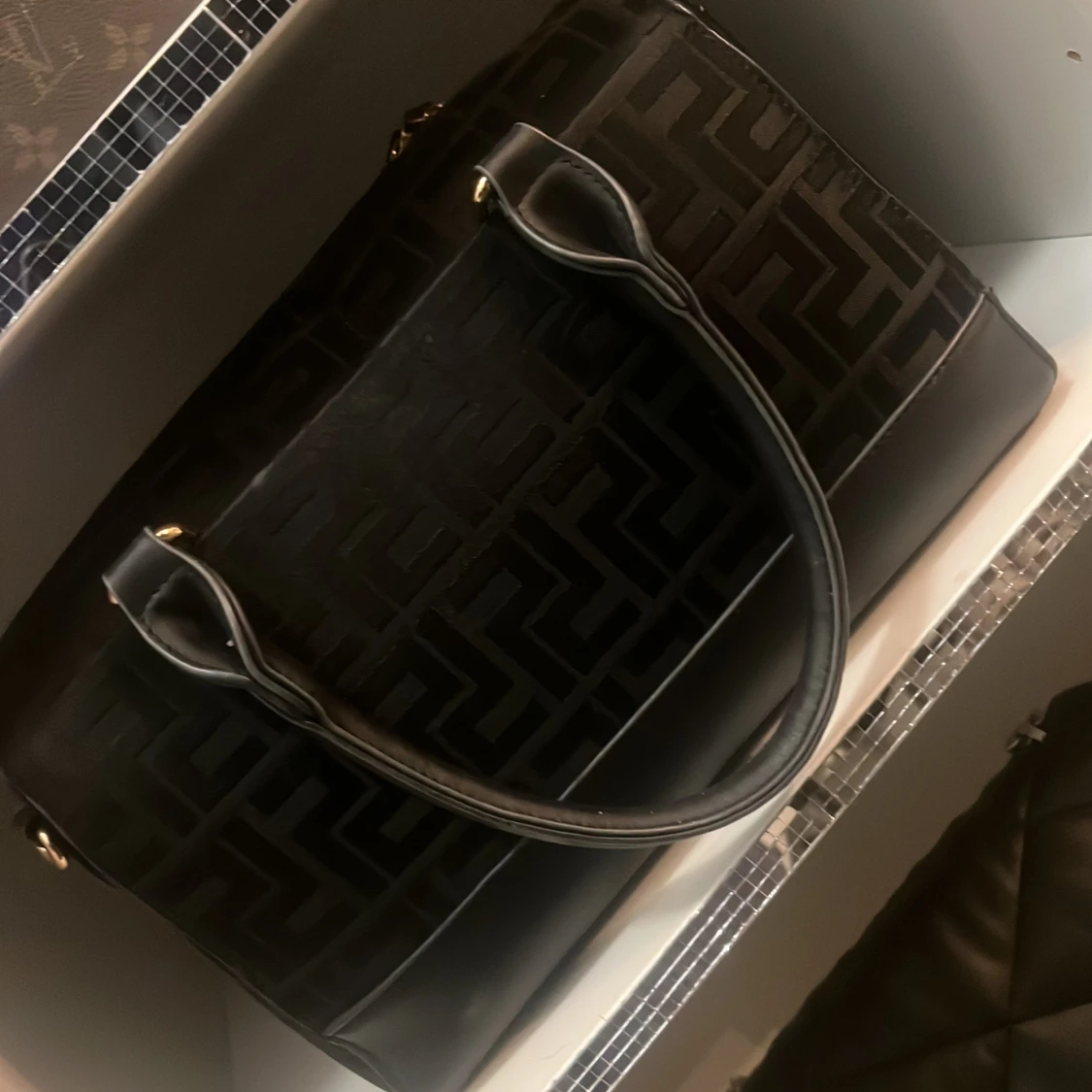 Fejk fendi väska  - 90