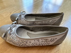 Rieker - Säljer mina fina ballerinaskor🥿💕. Bra skick, ingen slitage💕