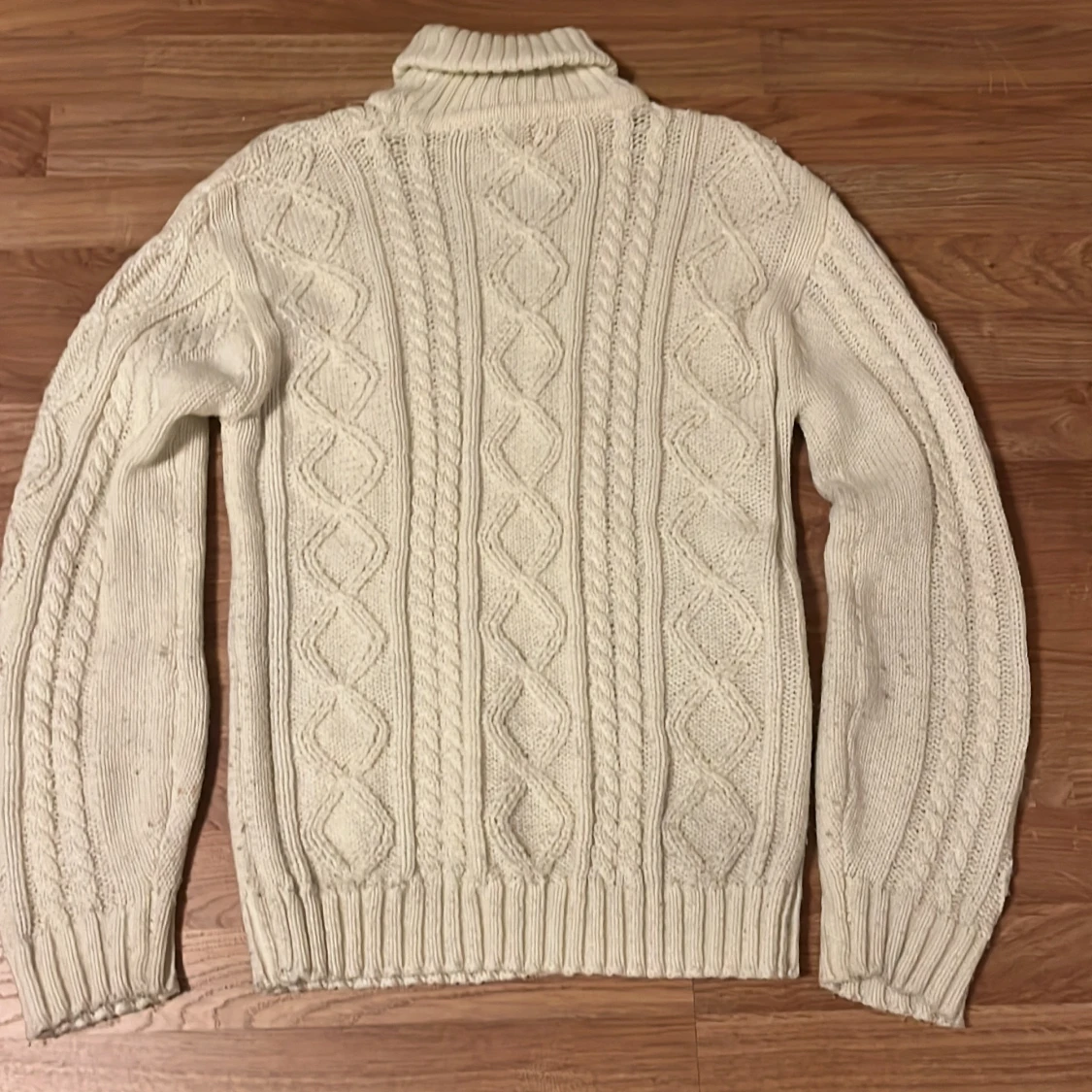 Vit stickad tröja  - 90