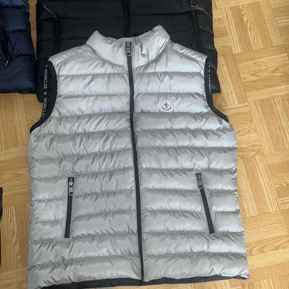 Moncler väst  - 90
