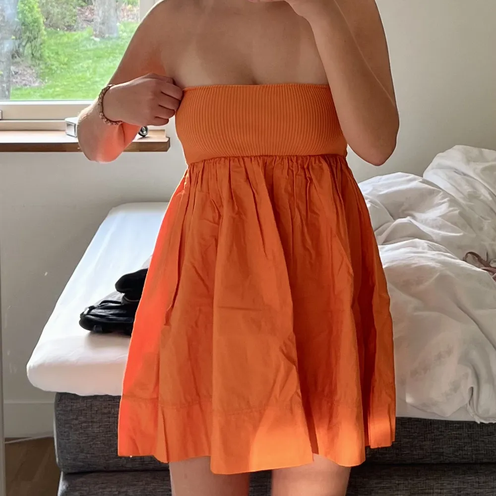 Jättefin sommarklänning från zara🧡 . Klänningar.