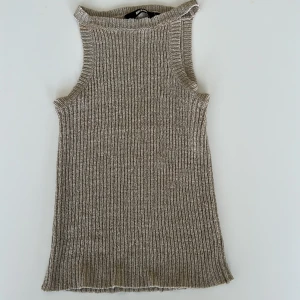 Woody summer top  - Finnaste för sommaren. Bra kvalitet.