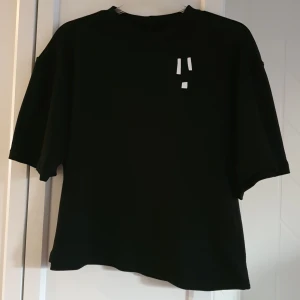 T-shirt - Hemmasydd t-shirt.  Mjuk och skön. 