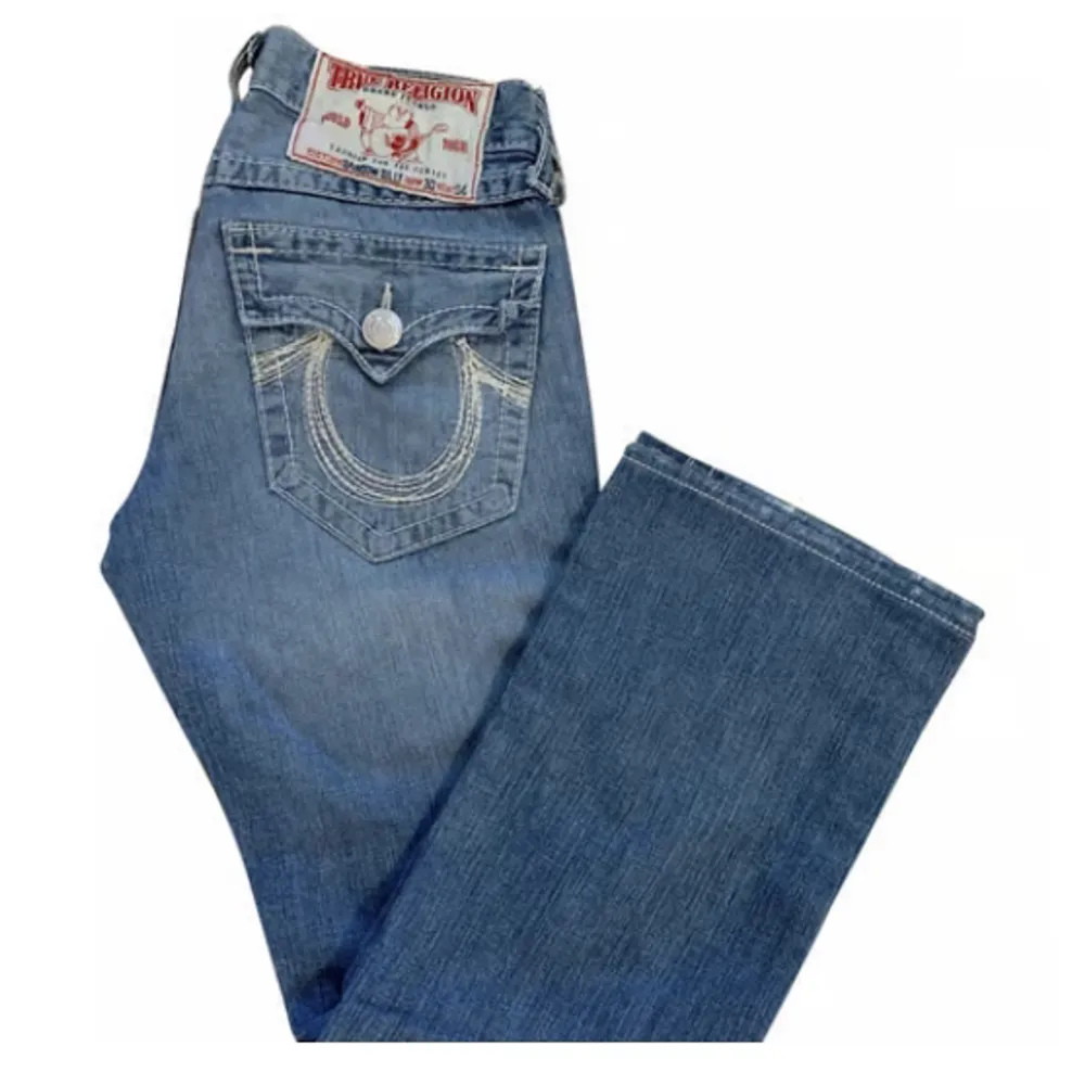 Hej jag söker ett par true religion jeans i storlek 24/25 💋med ett rimligt pris💋. Jeans & Byxor.