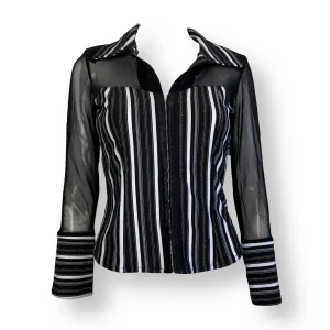 Skjorta  - I fint skick med genomskinliga ärmar. Från Infinite, storlek S. Dockan använder storlek XS. Insydda axelvaddar. Skjortan stängs med krokarna som syns på andra bilden. Glittrar lite silver. ⚠️MÅTT: Ärmlängd 54~55cm, armhåla till armhåla 40cm & längd 49~50cm