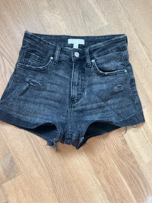 Jeans shorts - Svarta jeans shorts 