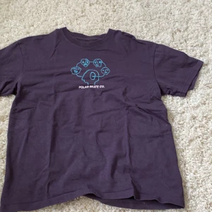 Polar t shirt  - En oanvänd polar T-shirt 