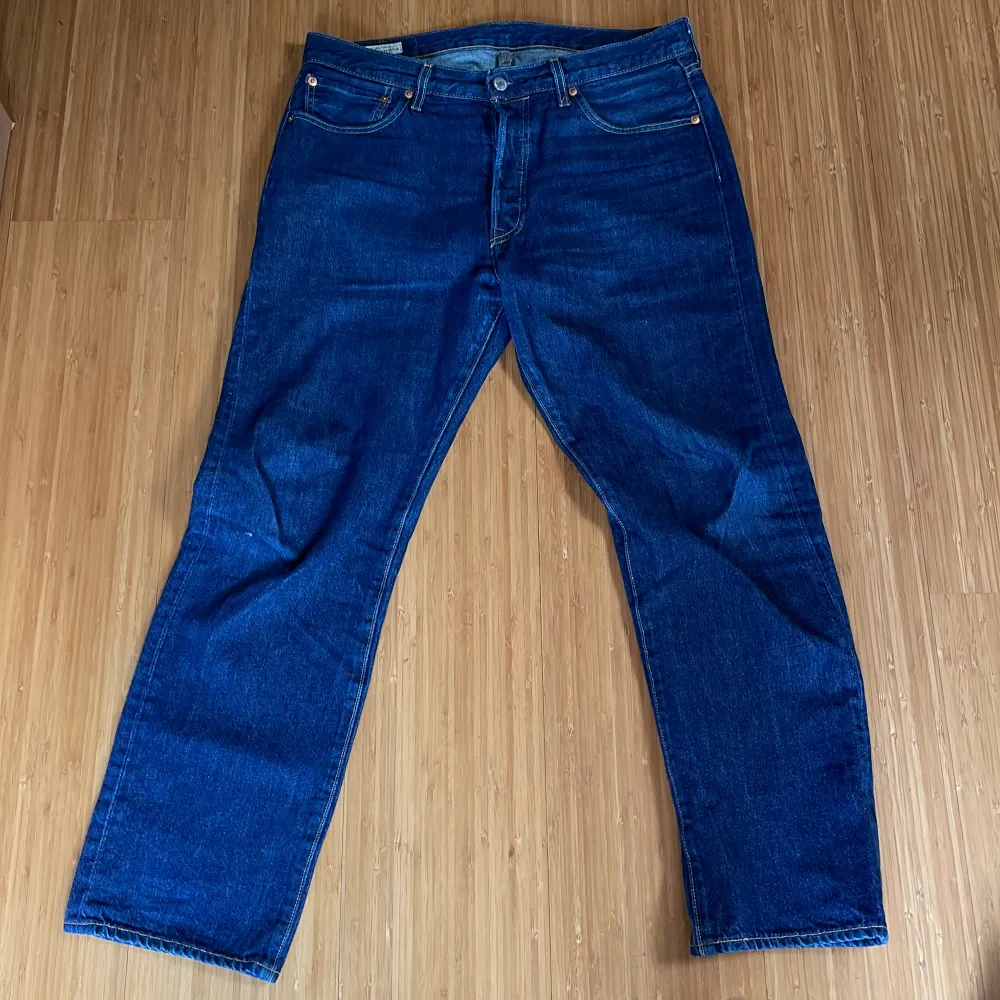 W:34 L:30 Säljes pga för små . Jeans & Byxor.