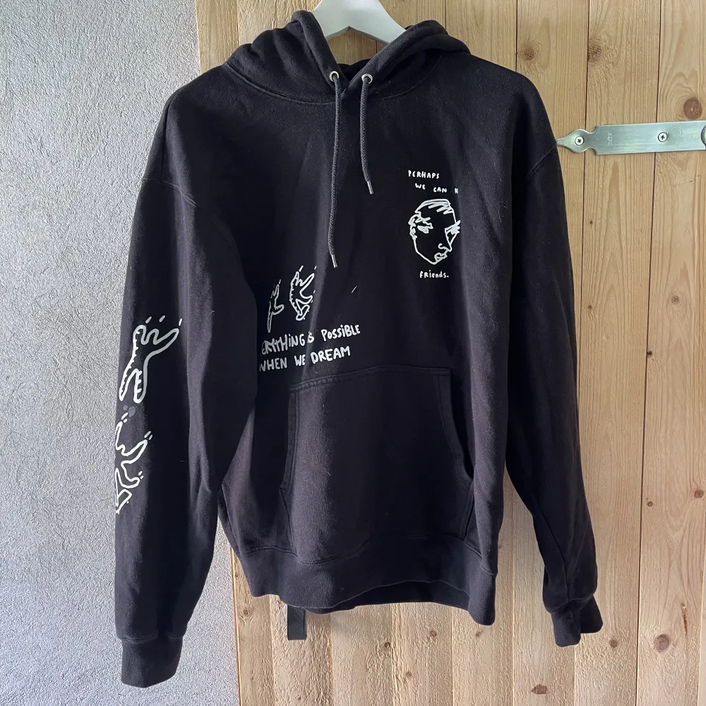 Knappt använd Polar skate hoodie. Säljer för 509 men kan gå ner i snabb affär. Inga defekter elr något!. Hoodies.