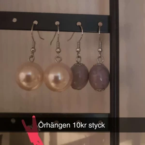 Örhängen - Örhängen som jag köpte på Facebook 