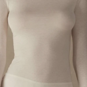 intimissmi tröja  - Säljer denna vita intimissmi tröja använd 1 gång. Nypris 429kr.