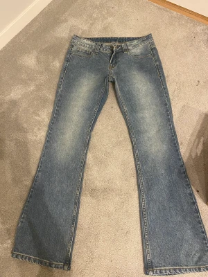 Låg midjade brandy jeans - Skitsnygga låg midjade jeans från brandy i storlek s aldrig använda 