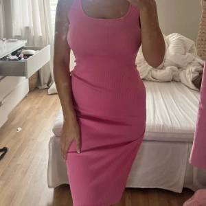 Klänning  - Köparen står för frakt 