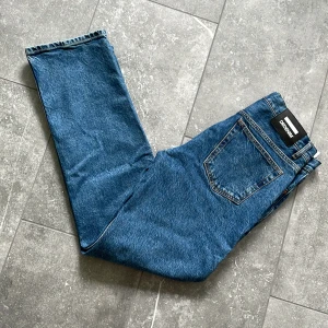 Jeans  - Helt nya Dr.demin jeans straight fit. skick:10/10 nypris: 900 