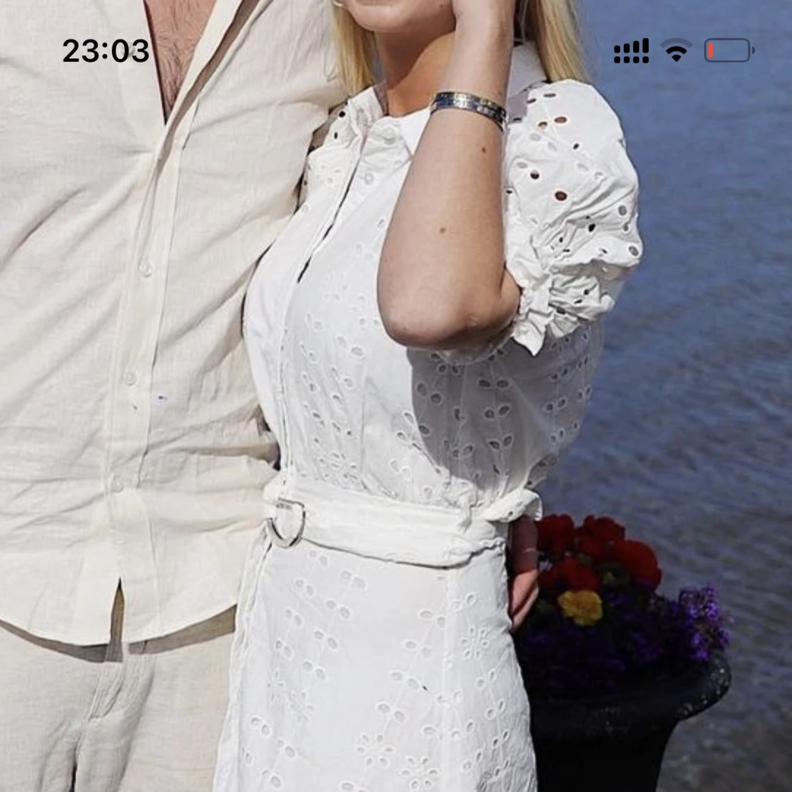 Vit klänning med puffärm