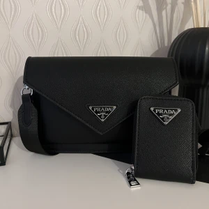 Stilren väska - Super fin och stilren väska kan gå ner i pris med snabb och smidig affär. Är öppen för bud och kolla gärna mina andra annonser 🌸