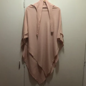 Khimar - Jättefint material. För stor för mig, så vill sälja :)