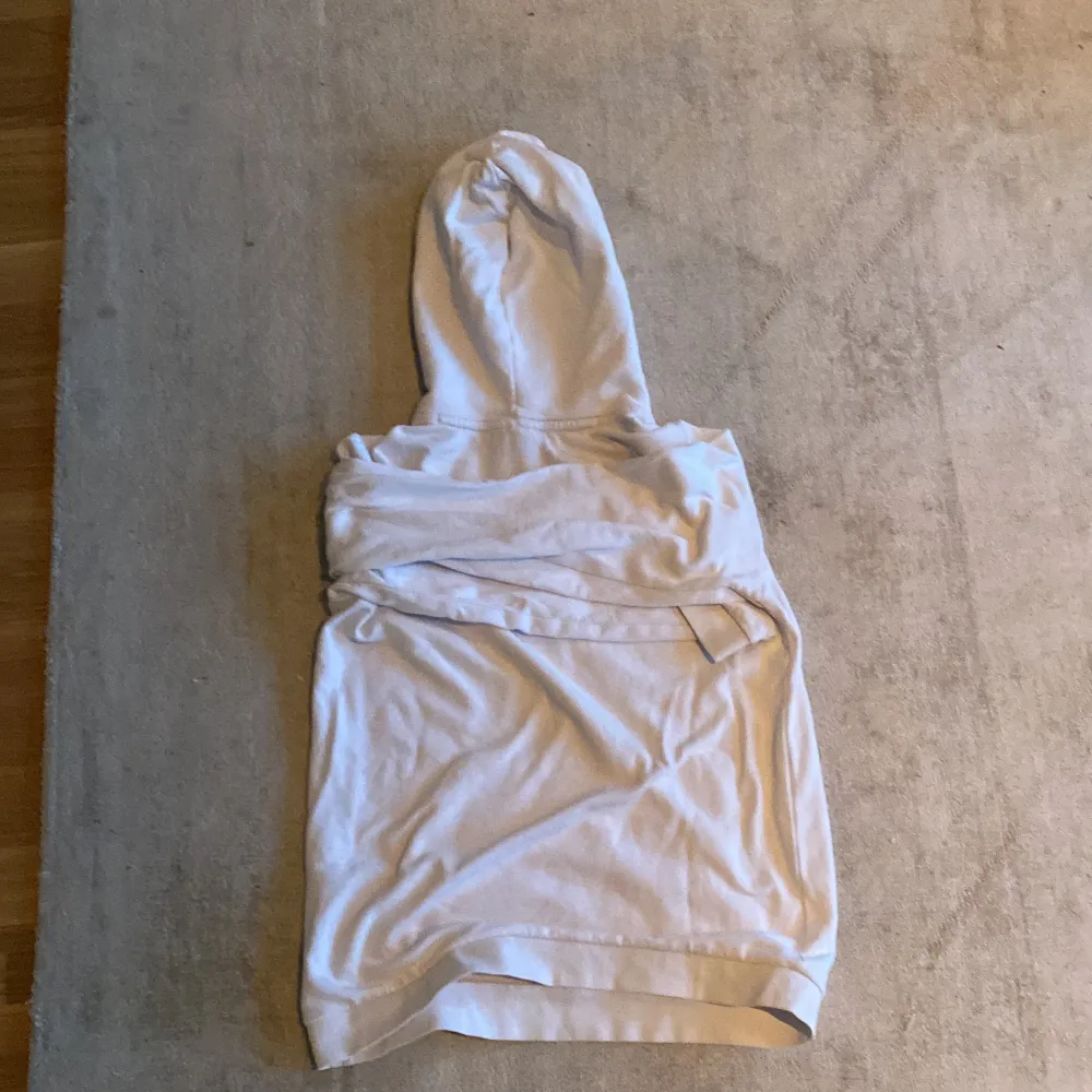 Sail raicing hoddie i storlek 164. Tyvvär så passar denhär tröjan inte mig längre.. Hoodies.