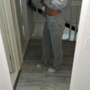 Juicy cotoure - Gråa juicy cotoure byxor!🫶 inga defekter. Skriv för fler bilder och funderingar❣️köpta för 1300kr. 