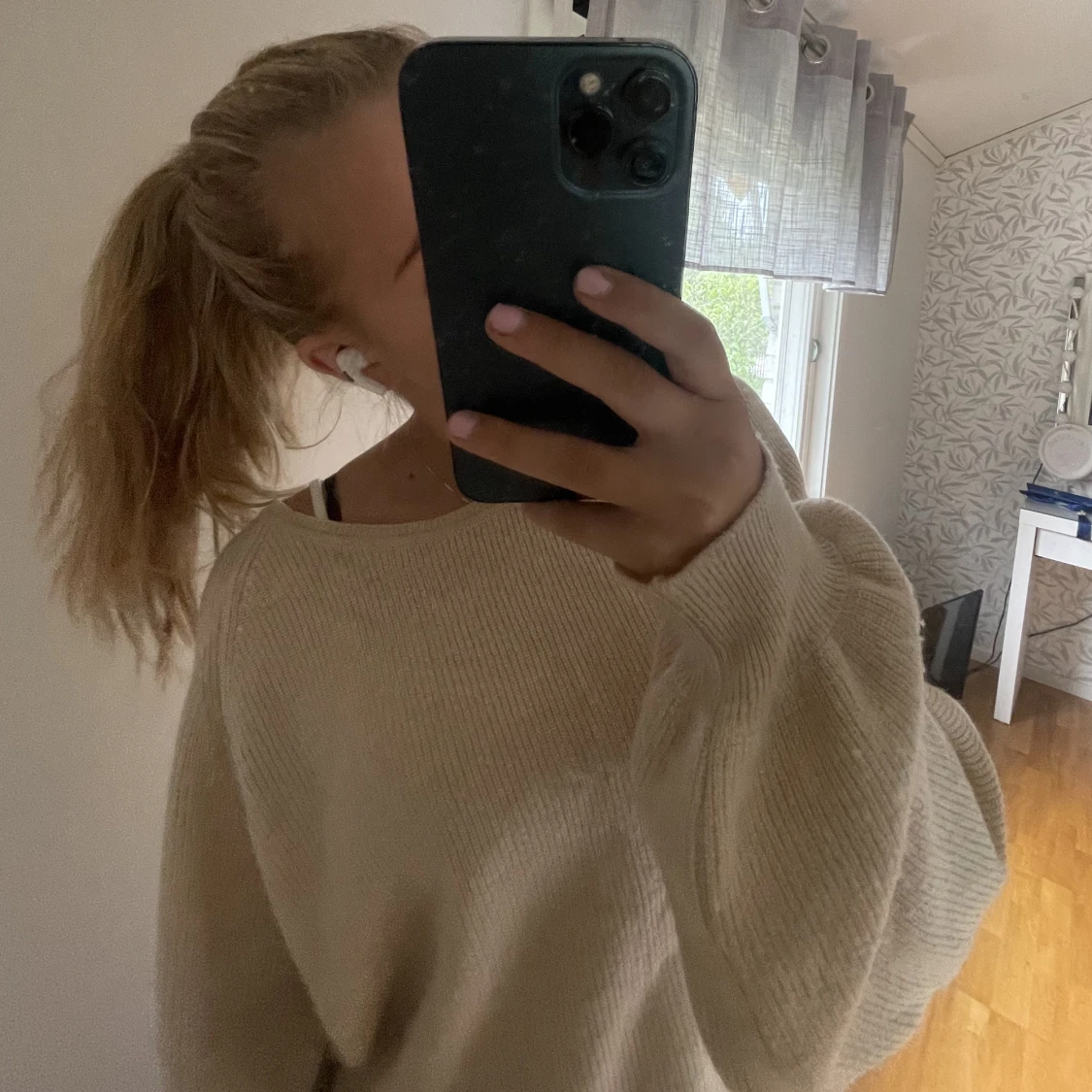 Beige stickad tröja