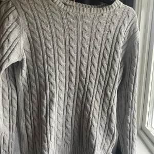 Fin tröja - Fin tröja med väldigt fin färg inte missfärgad