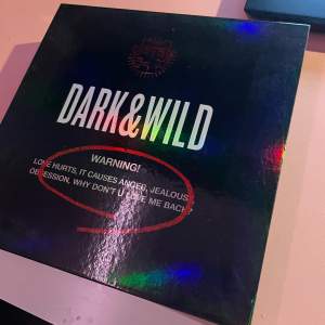 Dark & Wild album. Fint skick. Fler bilder kan skickas.  Pc kan säljas för +100kr