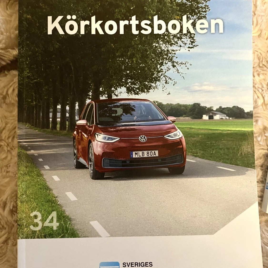 Körkortsboken, studiehäftet och vägmärken - 90