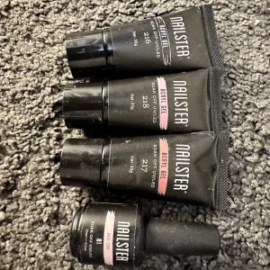 Nailster Polygel - Kvar halv i alla. 4 för 200 kr