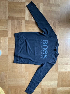 Hugo boss tröja  - Mörkblå 