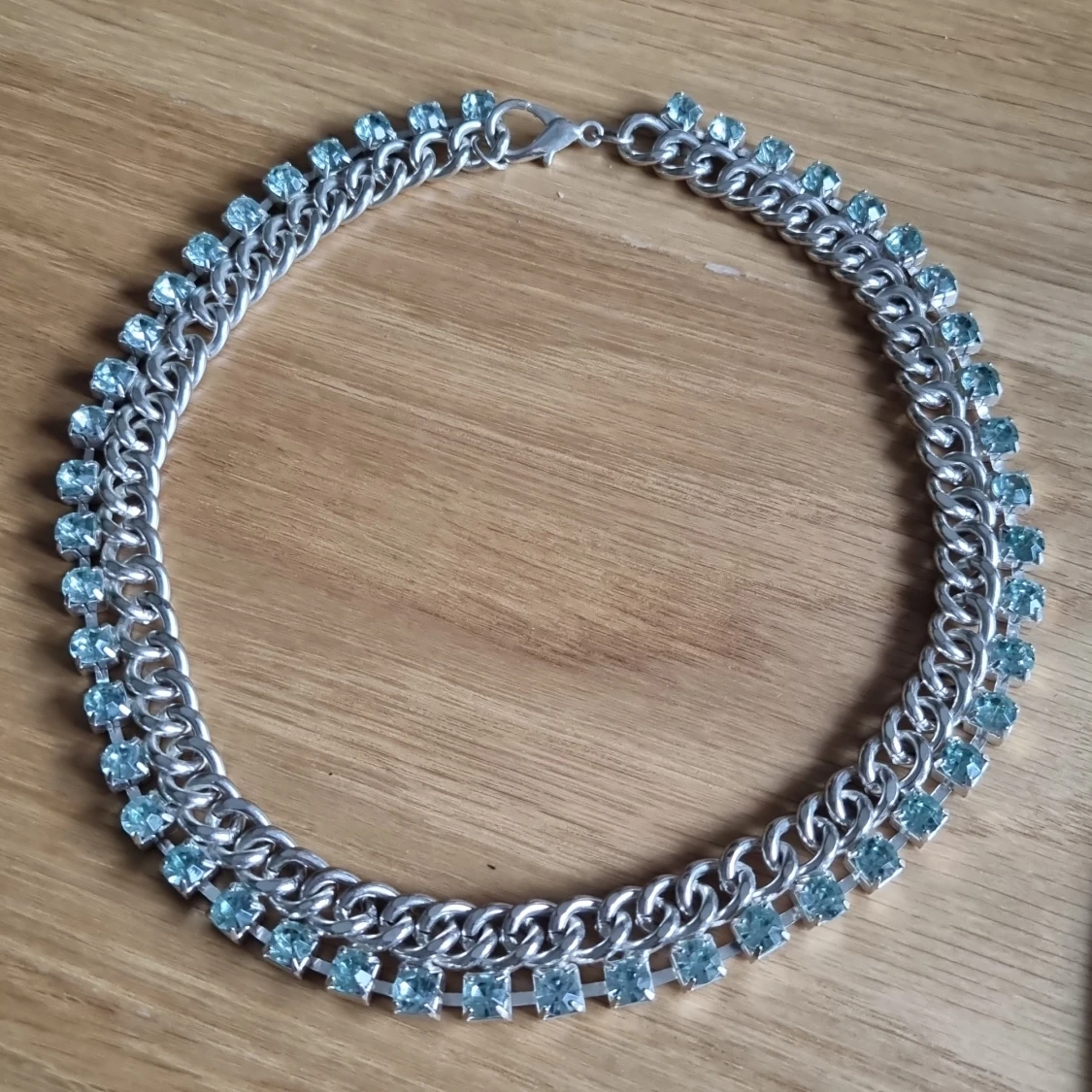 Halsband med strass