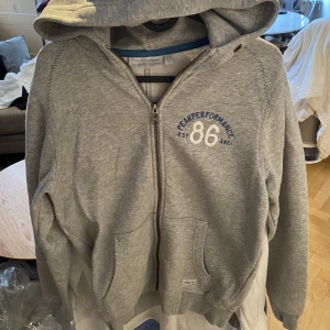 Peak performance hoodie/luvtröja  - Fint skick inga konstigheter 