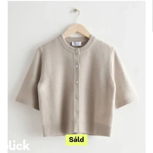 Söker  - Söker denna kofta från other stories om någon har en sån kontakta mig om ni är sugen på att sälja kan betala bra😙🥰