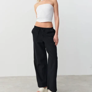 Linnebyxor  - Jättefina linnebyxor ifrån Gina, storlek xs, passar xs-m, inprincip aldrig använda så fint skick.