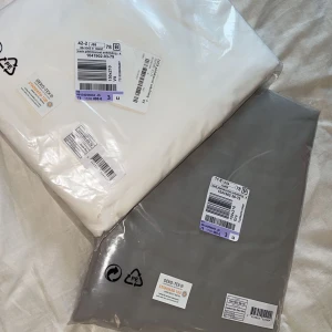 Jotex påslakan set  - Ekologiska påslakan set 150x210cm Oöppnade då jag insåg försent att jag beställt fel storlek.  Nypris 250kr/st. Säljer båda för 300 eller 150kr/st 